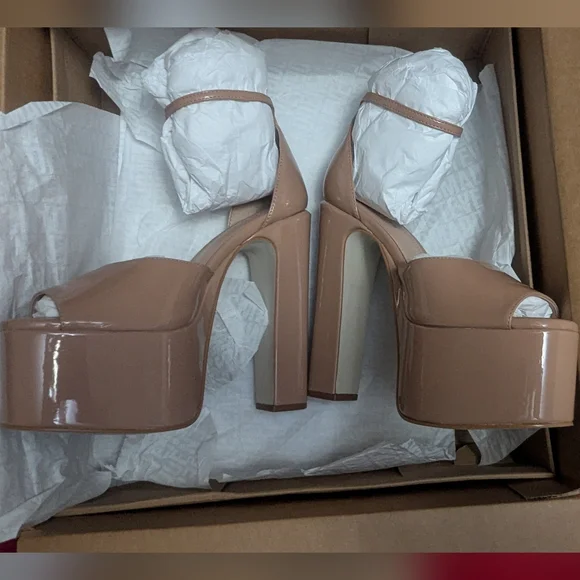 Nightfall Blush Patent Platform By Steve Madden - Picture 7 of 9